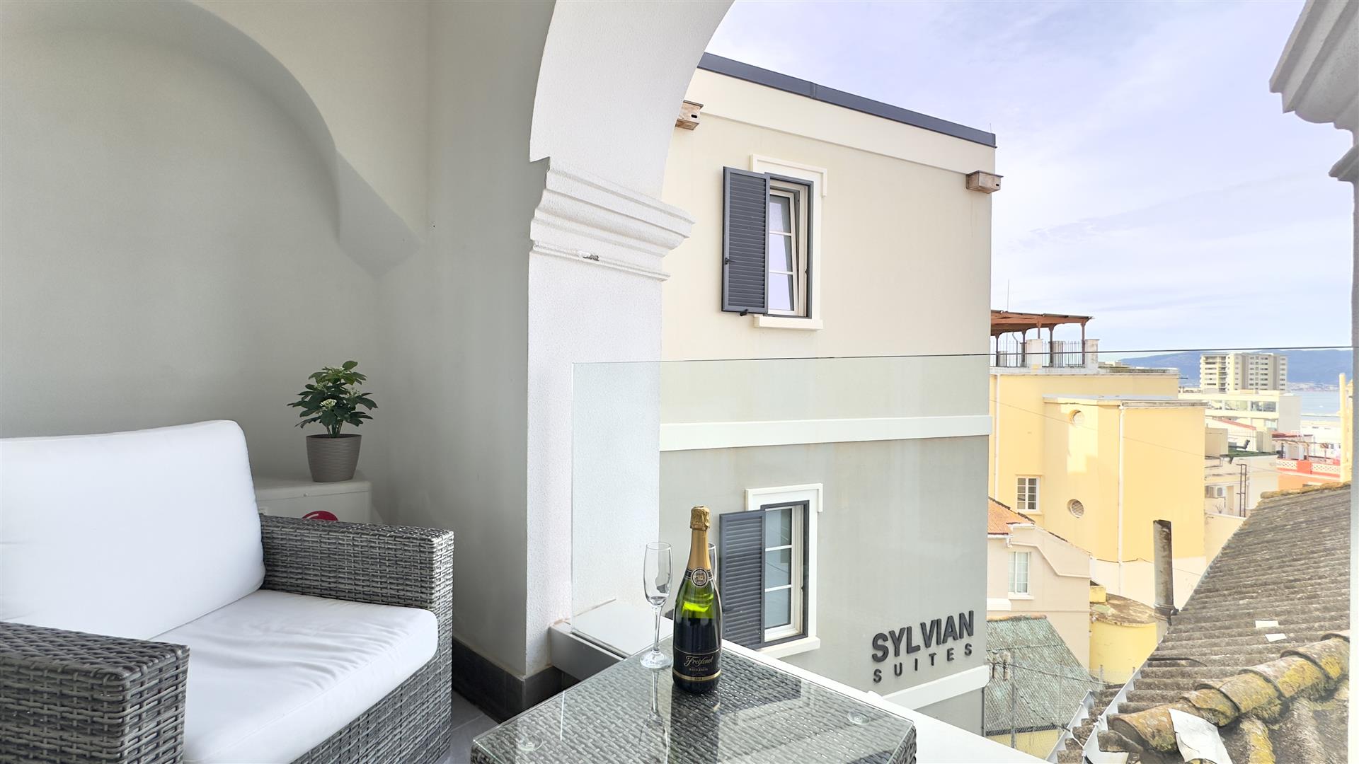 Image of Apartment - 1 Bedrooms - 1 Bathrooms for Rental in The Arches-Gibraltar, Image 9